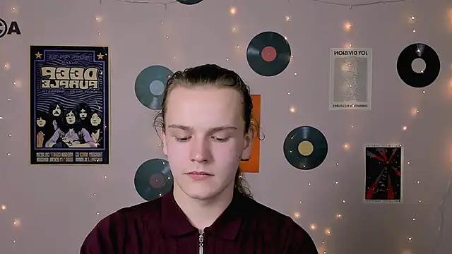 leo void online show from December 2, 9:45 am