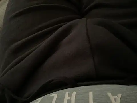 erdestruttor18 online show from April 17, 12:41 pm