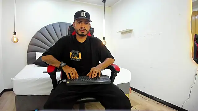 MatthewCullen online show from February 7, 8:36 pm