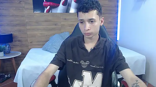 LucassSmith11 online show from March 11, 8:05 pm