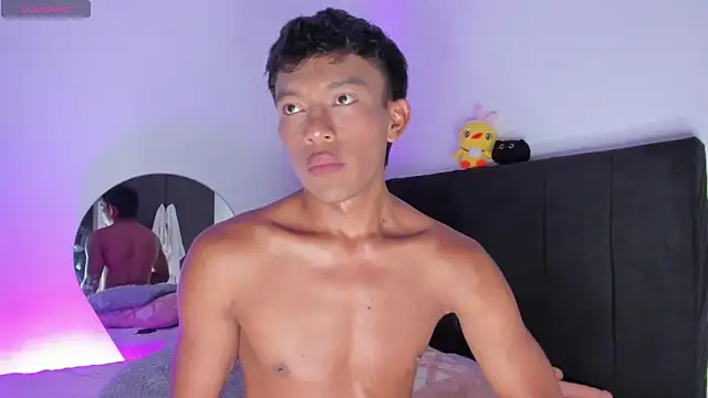 santinaughty online show from March 12, 1:35 am