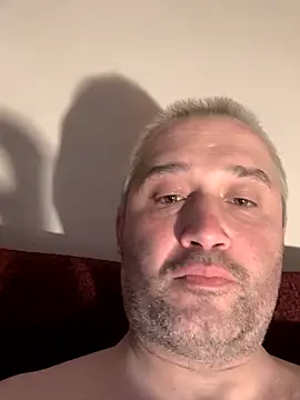 Olomoucak1982 online show from April 1, 6:05 pm