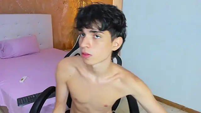 CONNOR STONNE  online show from February 18, 9:23 pm