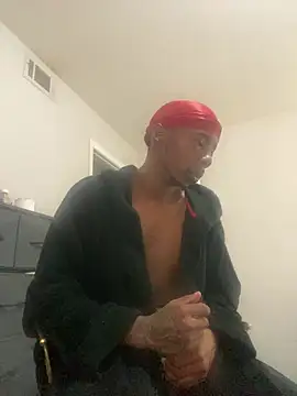 MrLLongg online show from February 3, 3:28 pm