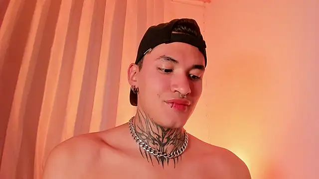 AlecBanne online show from December 19, 4:53 am