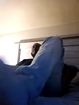 iLOVETRAY96 online show from March 12, 6:48 pm