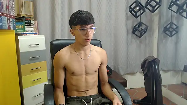 jeremy job online show from April 16, 11:43 am