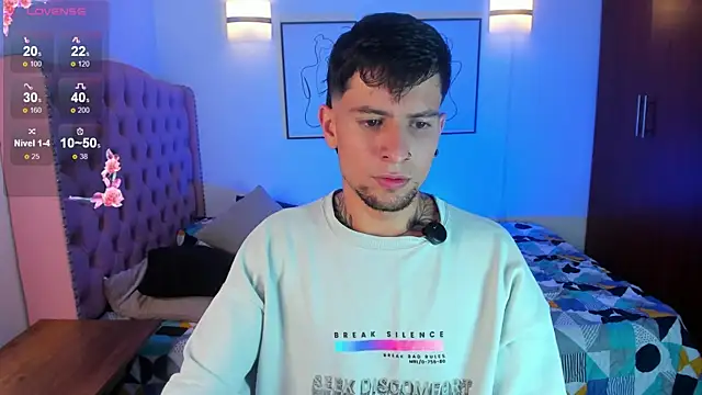 vaalentiino online show from April 16, 6:52 pm