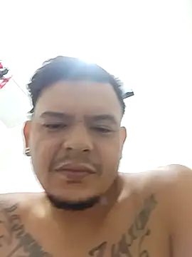 YTupapito1234 online show from May 16, 1:36 am