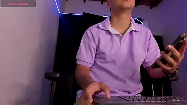 Liam Mateo online show from May 26, 6:42 am