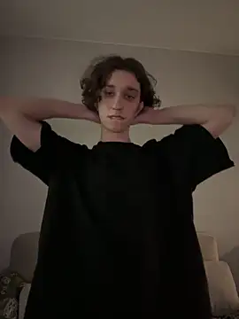 JuicyBoy777 online show from December 17, 11:44 pm