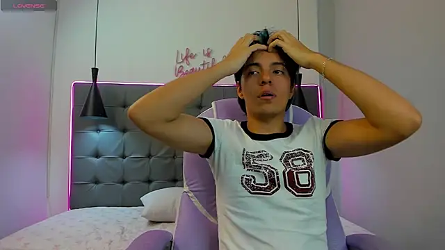 CodyTaylor  online show from December 16, 12:45 pm