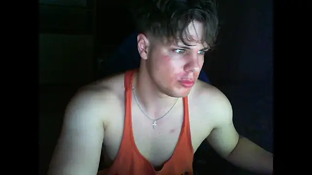 GymGuy0505 online show from April 5, 8:38 pm