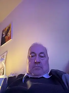 csikar online show from April 6, 5:25 pm