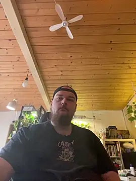 YoursxTruly online show from February 12, 1:17 pm