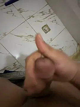 Efecnr online show from December 15, 5:10 pm