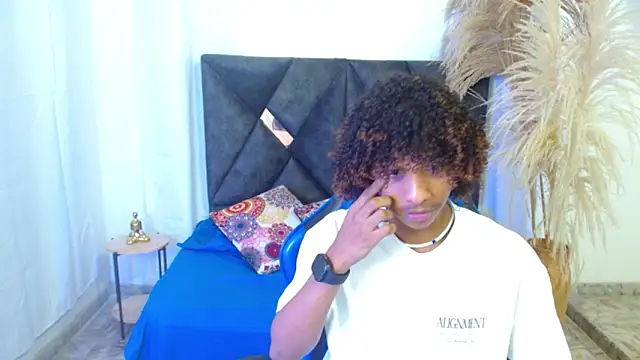 angelll18  online show from March 17, 8:44 pm