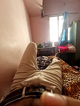 suhxil79 online show from June 29, 4:51 am