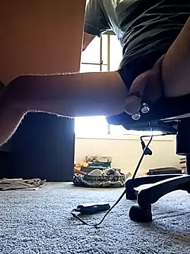 Fingerscrossed1 online show from March 2, 2:11 am