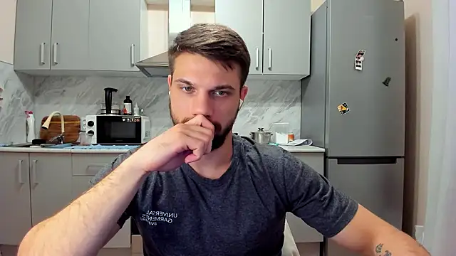 Tony Wolf online show from February 3, 9:09 pm