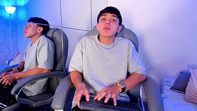  TaylorBlack online show from January 5, 5:27 pm