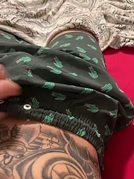 brancotatuad0 online show from December 16, 6:42 am