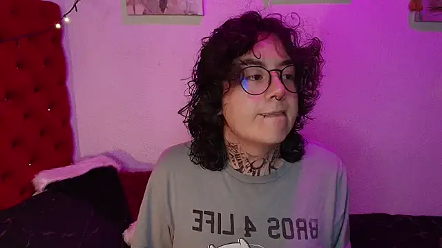 VelvetKai nom online show from December 23, 6:44 am