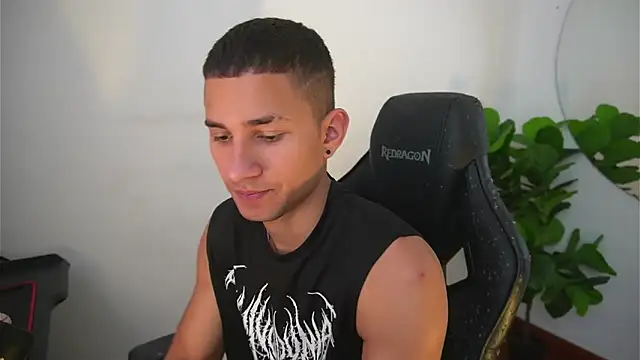 Thin tommy11 online show from December 22, 7:44 pm