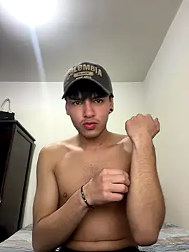 ErickRojass3 online show from January 8, 2:06 am