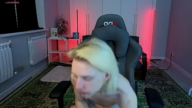 lucidangelok1 online show from March 24, 2:17 am