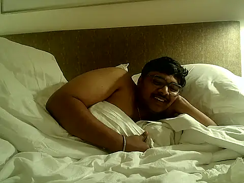 maxi23932 online show from January 11, 4:16 am