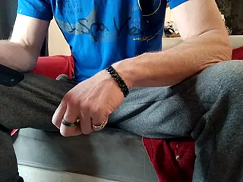 chrisopen07 online show from February 5, 5:53 pm