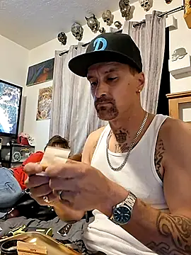 BDS69xh online show from April 28, 4:39 am