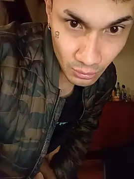 meninocaramelo online show from June 5, 11:21 pm