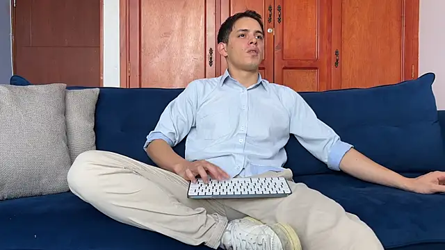 Enzho liam online show from January 17, 7:16 pm