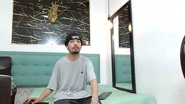 Juan-Jose69 online show from January 18, 3:52 am