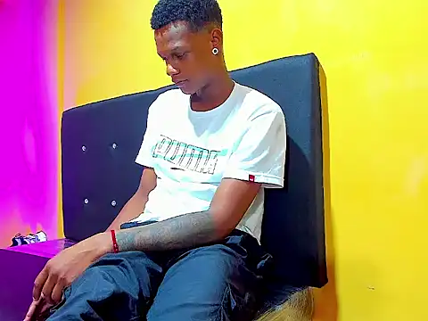 aunstin mohamme online show from January 7, 5:01 am