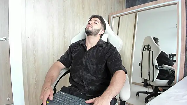 Thiago moretti online show from July 20, 10:22 pm