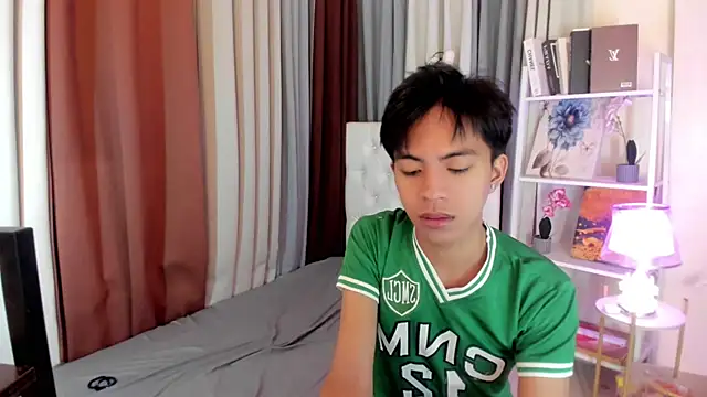 davincihugecock online show from April 12, 5:03 pm