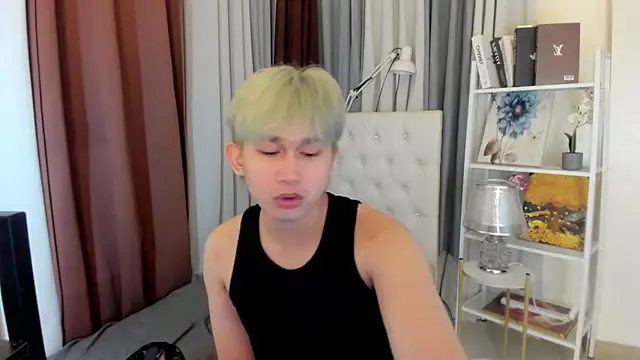 davincihugecock online show from April 14, 5:23 pm