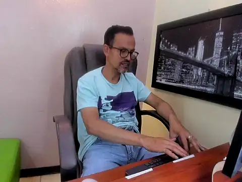 Oswalldo   online show from March 14, 12:23 pm