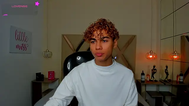 Anyelo Twink online show from July 27, 4:19 am