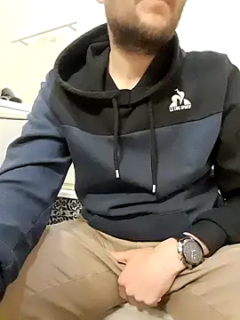 80julien online show from March 13, 8:04 pm