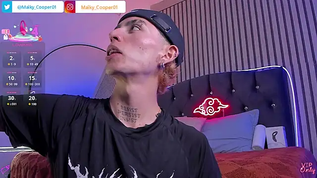 Maiky Cooper01 online show from July 18, 5:29 pm