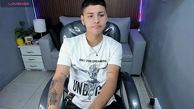 Liam9  online show from February 9, 1:38 pm