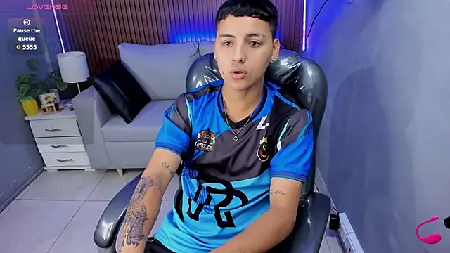 Liam9  online show from February 12, 12:00 pm