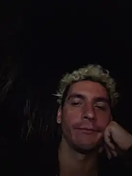 Rayzel White online show from July 26, 8:39 pm