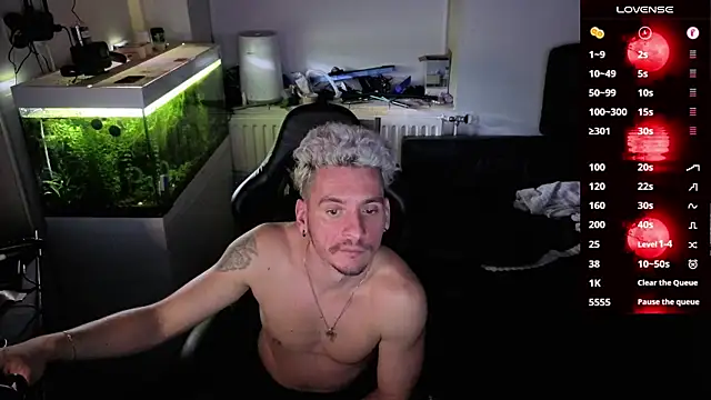 Rayzel White online show from February 18, 11:02 pm