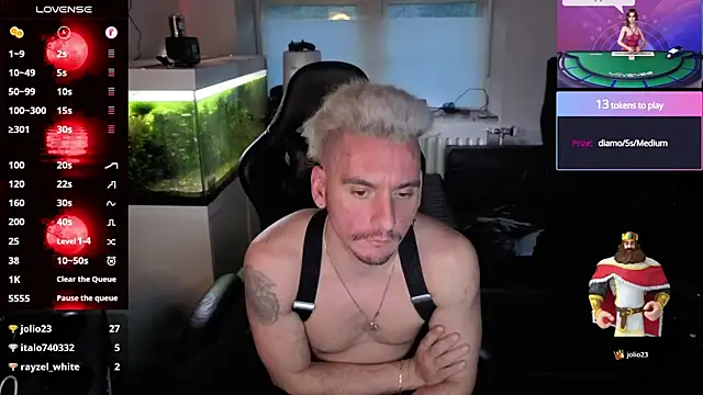 Rayzel White online show from June 9, 8:10 pm