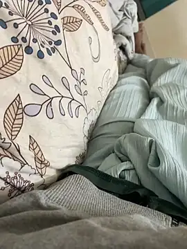 Arushridelong online show from January 17, 8:00 pm